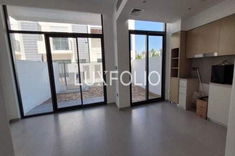 Townhouse in Arabian Ranches 3, Dubai, UAE 3 bedrooms, 180 sq.m. № 627505 - photo 5