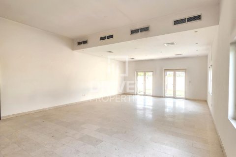 Villa in The Villa, Dubai, UAE 5 bedrooms, 948.63 sq.m. № 765041 - photo 2