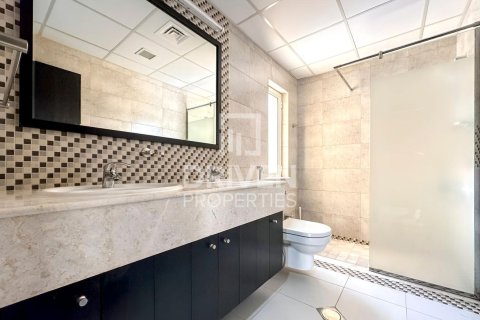 Villa in The Villa, Dubai, UAE 5 bedrooms, 948.63 sq.m. № 765041 - photo 17