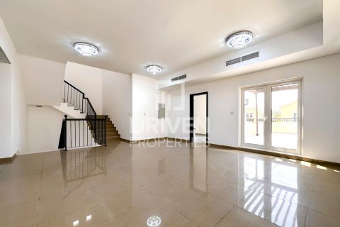 Villa in The Villa, Dubai, UAE 5 bedrooms, 948.63 sq.m. № 765041 - photo 4