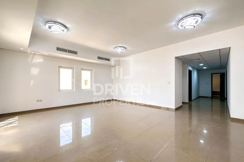 Villa in The Villa, Dubai, UAE 5 bedrooms, 948.63 sq.m. № 765041 - photo 5