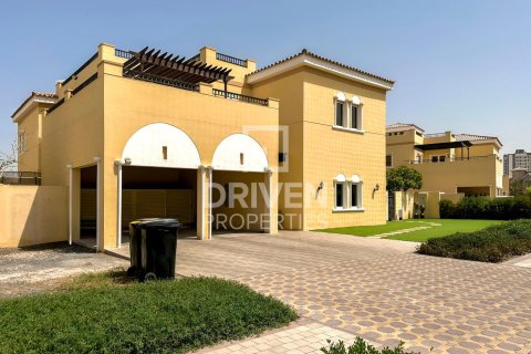 Villa in The Villa, Dubai, UAE 5 bedrooms, 948.63 sq.m. № 765041 - photo 1