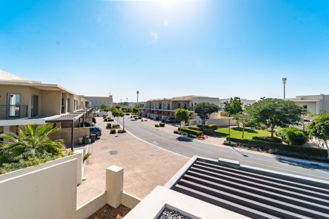 Dubai, BAE’de satılık sıra ev 4 yatak odası, 205 m&sup2; No 696152 - fotoğraf 2