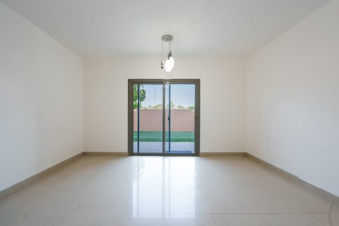 טאונהאוס למכירה ב Al Reef, Abu Dhabi, איחוד האמירויות 2 חדרי שינה, 117.24 מ"ר, מספר 748368 - תמונה 2