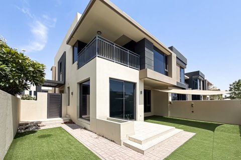 Casa urbana para arrendamento em Dubai Hills Estate, Dubai, EAU 5 quartos, 285.35 m2 № 750547 - foto 2
