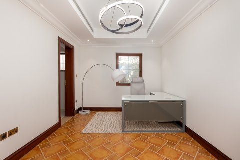 Üürile anda villa asukohaga Jumeirah Golf Estates, Dubai, AÜE: 5 magamistoaga, 568.12 m² Nr 750548 - pilt 11