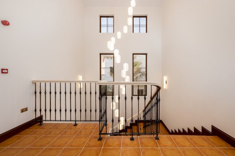 Üürile anda villa asukohaga Jumeirah Golf Estates, Dubai, AÜE: 5 magamistoaga, 568.12 m² Nr 750548 - pilt 9