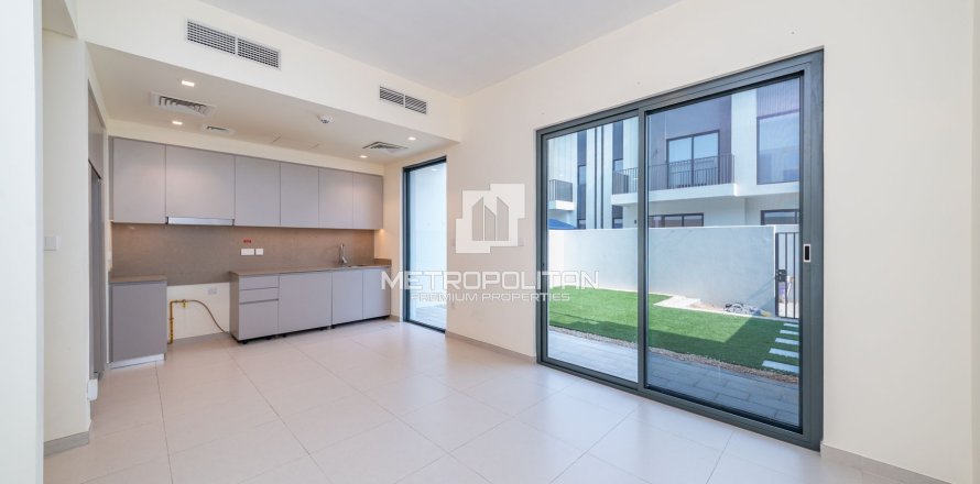 ویلا در Dubai South (Dubai World Central)، Dubai ، امارات متحده عربی 3 خوابه ، 181 متر مربع.  شماره 664426