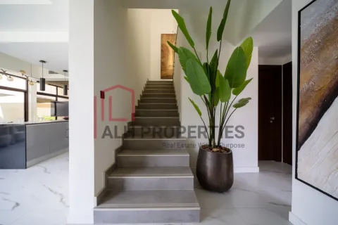 Зняти в оренду таунхаус в Мохаммед Бин Рашид Сити, Дубай, ОАЕ 4 спальні, 260м2, № 691140 - фото 18