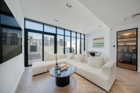 Townhouse in Al Furjan, Dubai, UAE 3 bedrooms, 191 sq.m. № 623276 - photo 1