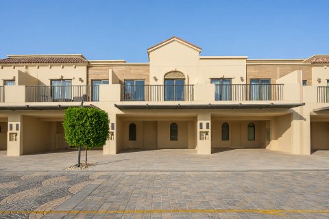 Radový dom v Jumeirah Golf Estates, Dubai, SAE 3 spálne, 203.84 m2 č. 748615 - Fotografia 1