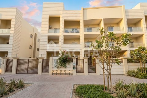וילה ב Jumeirah Village Circle, Dubai, איחוד האמירויות 3 חדרי שינה, 129 מ