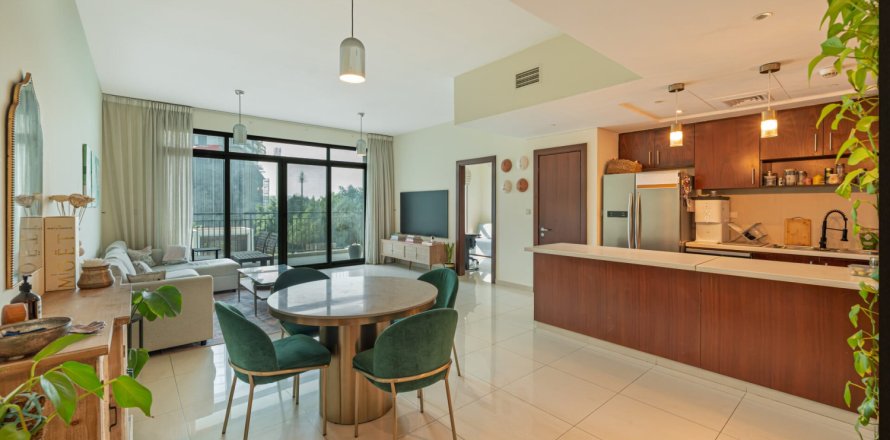 Apartament în The Views, Dubai, EAU 3 dormitoare, 144 mp.  №682476