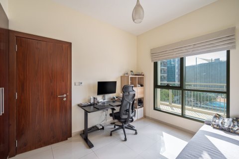 Apartament de închiriat în The Views, Dubai, EAU 3 dormitoare, 144 mp.  №682476 - poză 26