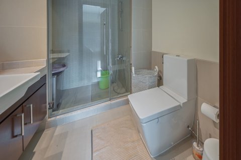 Apartament de închiriat în The Views, Dubai, EAU 3 dormitoare, 144 mp.  №682476 - poză 27
