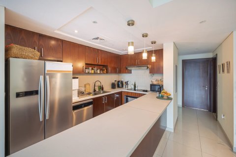 Apartament de închiriat în The Views, Dubai, EAU 3 dormitoare, 144 mp.  №682476 - poză 11