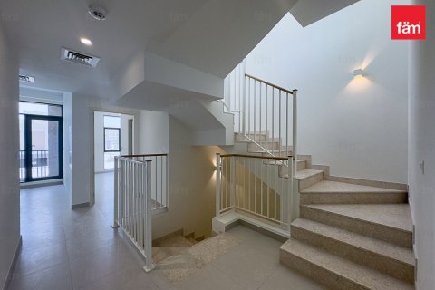 Villa itt: Dubai, EAE, 4 hálószoba, 327.8 m², azonosító: 645686 - fénykép 10