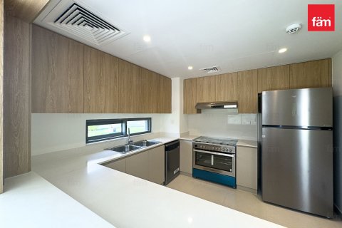 Villa itt: Dubai, EAE, 4 hálószoba, 327.8 m², azonosító: 645686 - fénykép 2