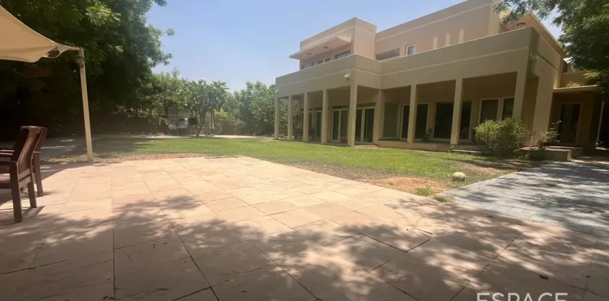 Villa à Arabian Ranches, Dubai, EAU: 5 chambres, 493 m2 № 650267