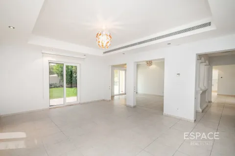 Vila di Arabian Ranches, Dubai, UEA 6 kamar tidur, 476 m2 nomor 650269 - foto 7