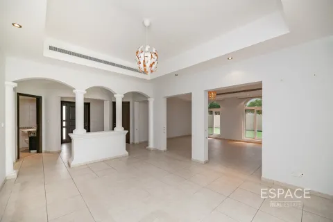 Vila di Arabian Ranches, Dubai, UEA 6 kamar tidur, 476 m2 nomor 650269 - foto 4