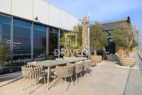 Huoneisto Palm Jumeirah, Dubai, Arabiemiraatit 4 makuuhuonetta, 1196 m2 № 682599 - kuva 30