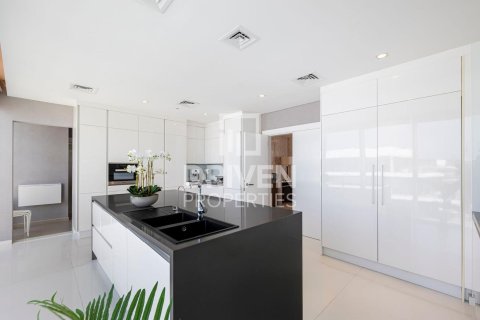 Huoneisto Palm Jumeirah, Dubai, Arabiemiraatit 4 makuuhuonetta, 1196 m2 № 682599 - kuva 11