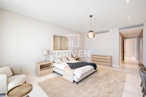 Huoneisto Palm Jumeirah, Dubai, Arabiemiraatit 4 makuuhuonetta, 1196 m2 № 682599 - kuva 14