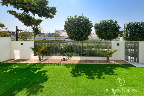 Villa para arrendamento em Tilal Al Ghaf, Dubai, EAU 4 quartos, 235 m2 № 688492 - foto 3