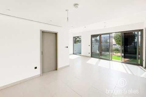 Villa para arrendamento em Tilal Al Ghaf, Dubai, EAU 4 quartos, 235 m2 № 688492 - foto 8