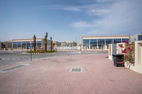 וילה ב Rukan, Dubai, איחוד האמירויות 2 חדרי שינה, 79.3 מ
