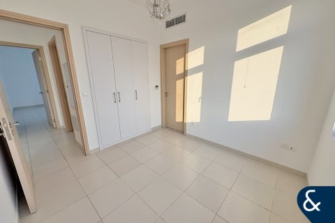Villa itt: Reem, Dubai, EAE, 3 hálószoba, 270 m², azonosító: 668599 - fénykép 16