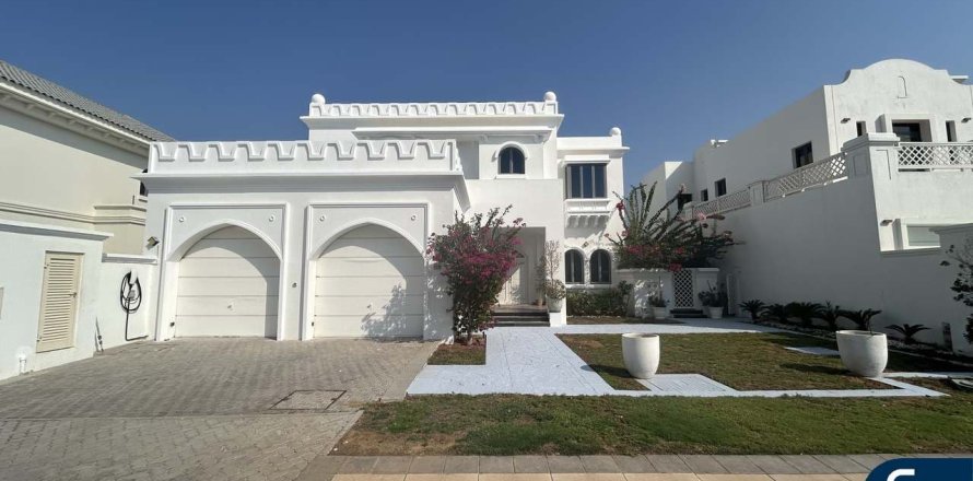Villa a Palm Jumeirah, Dubai, EAU 4 camere da letto, 622 mq. № 668597