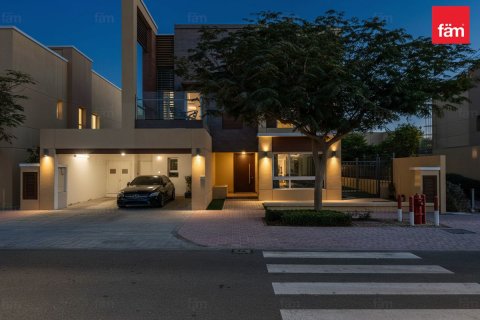 Βίλα σε Al Barsha, Dubai, ΗΑΕ 4 υπνοδωμάτια, 354 τ.μ. Αρ. 694159 - φωτογραφία 9
