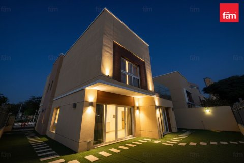 Villa Al Barsha, Dubaijā, AAE 4 istabas, 354 m2 Nr. 694159