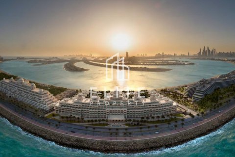 Apartment in Dubai, UAE 5 bedrooms, 1410 sq.m. № 623501 - photo 1
