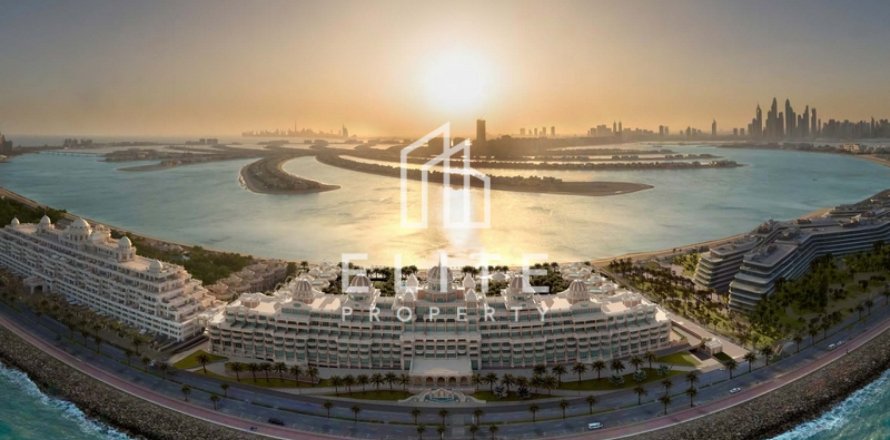 Apartment in Dubai, UAE 5 bedrooms, 1410 sq.m. № 623501