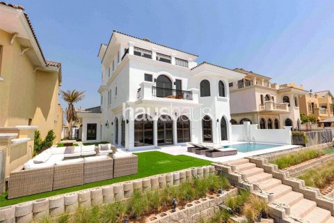 Villa in Palm Jumeirah, Dubai, UAE 5 bedrooms, 1208 sq.m. № 627028 - photo 1