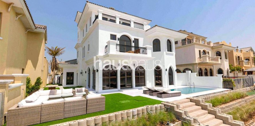 Villa in Palm Jumeirah, Dubai, UAE 5 bedrooms, 1208 sq.m. № 627028