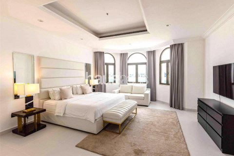 Villa in Palm Jumeirah, Dubai, UAE 5 bedrooms, 1208 sq.m. № 627028 - photo 7