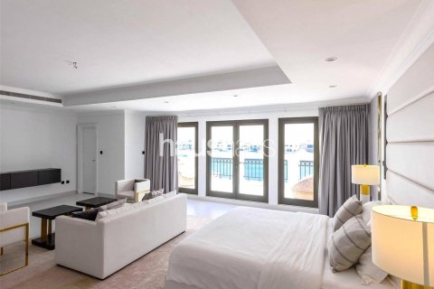 Villa in Palm Jumeirah, Dubai, UAE 5 bedrooms, 1208 sq.m. № 627028 - photo 4