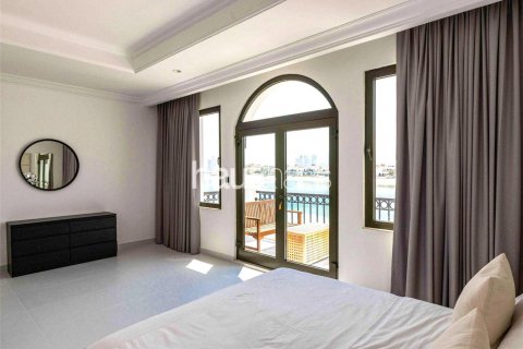 Villa in Palm Jumeirah, Dubai, UAE 5 bedrooms, 1208 sq.m. № 627028 - photo 9