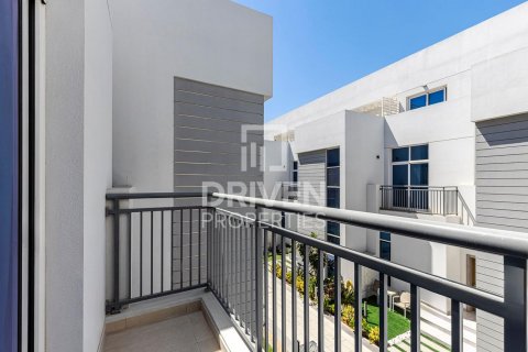 Řadový dům v Dubai Sports City, SAE 4 ložnice, 157 m² Č.: 602524 - fotografie 12