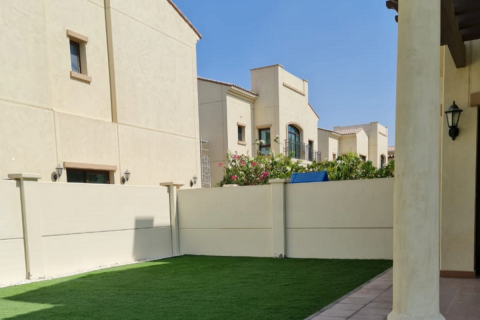 Commercial property in Al Salam Street, Abu Dhabi, UAE 3 bedrooms, 388 sq.m. № 594975 - photo 14