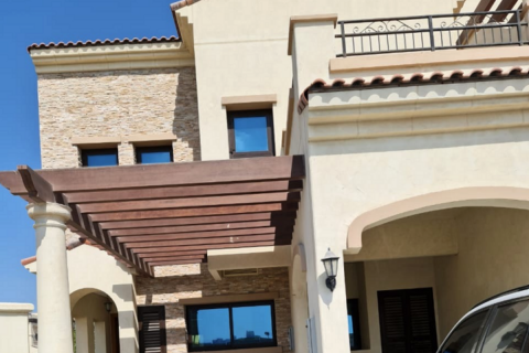 Commercial property in Al Salam Street, Abu Dhabi, UAE 3 bedrooms, 388 sq.m. № 594975 - photo 12