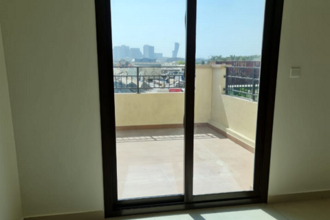 Commercial property in Al Salam Street, Abu Dhabi, UAE 3 bedrooms, 388 sq.m. № 594975 - photo 4