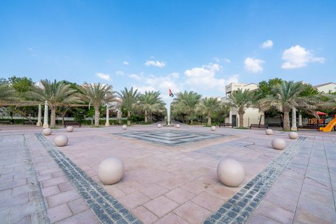 Commercial property in Al Salam Street, Abu Dhabi, UAE 3 bedrooms, 388 sq.m. № 594975 - photo 22
