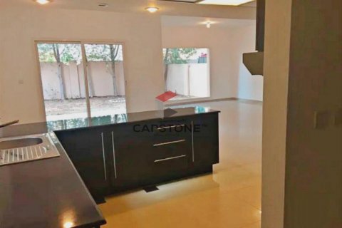 Vila v Al Reef, Abu Dhabi, SAE 5 ložnice, 273 m² Č.: 604465 - fotografie 16