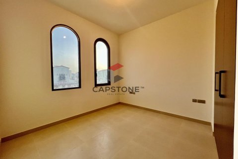 Townhouse in Khalifa City, Abu Dhabi, UAE 2 bedrooms, 151 sq.m. № 604590 - photo 4