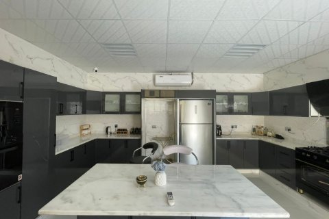 Villa à vendre à  Ras Al Khaimah, EAU 6 chambres, 929 m2 № 734671 - photo 2